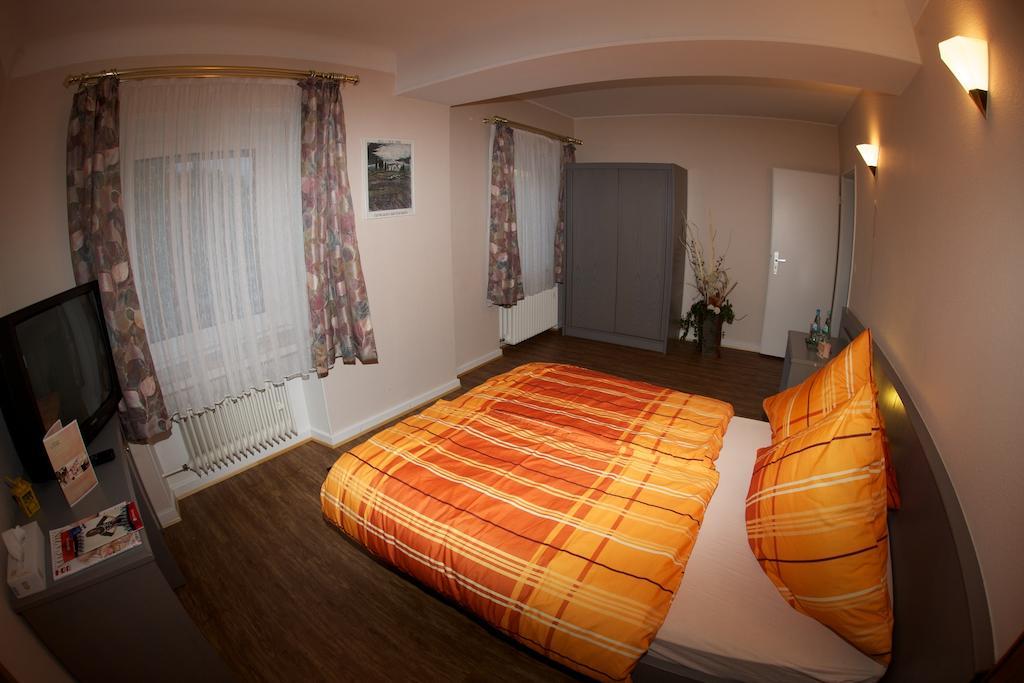 Auberge Du Chateau Stadtbredimus Rum bild